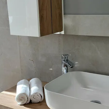 Parisi Venice Station - 2 *